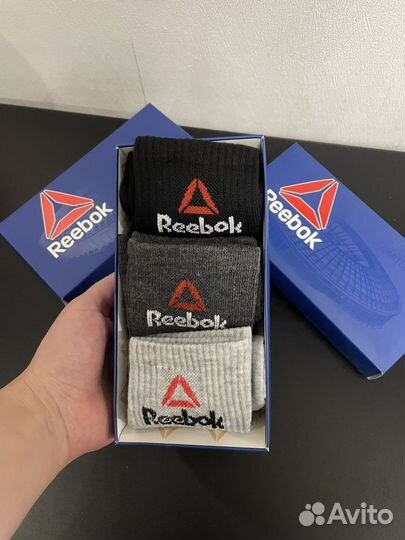 Носки в подарочной коробке новые Rebook