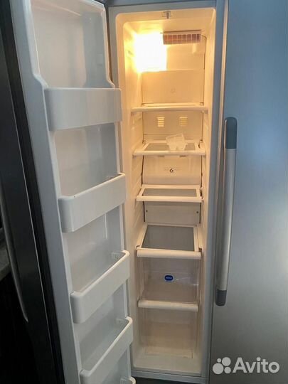 Холодильник Whirpool бу