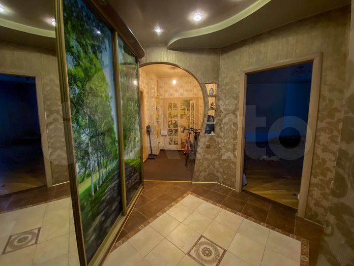 2-к. квартира, 75 м², 2/8 эт.