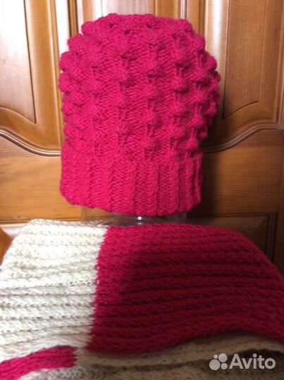 Шапка женская с шарфом, ручная работа