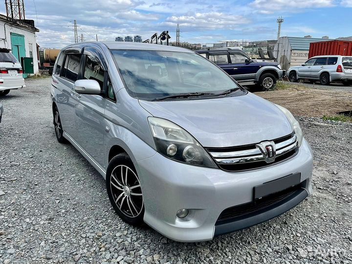Toyota Isis, 2012