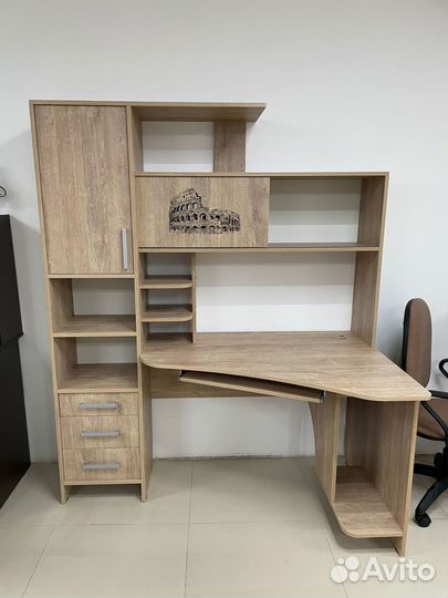 Компьютерный стол