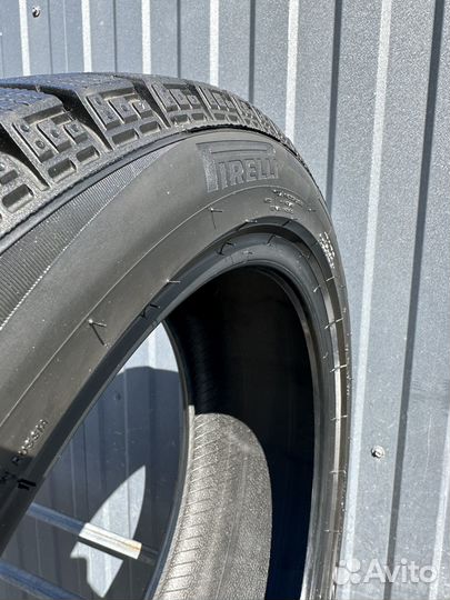 Pirelli Ice Zero FR 225/45 R19 96H