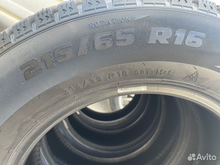 Pirelli Formula Ice 215/65 R16