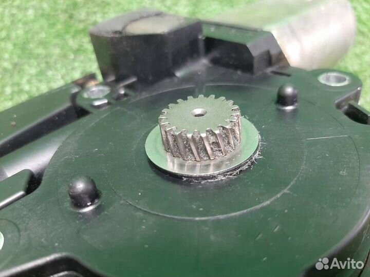 Мотор люка потолочного Subaru Forester SG/S11 2005