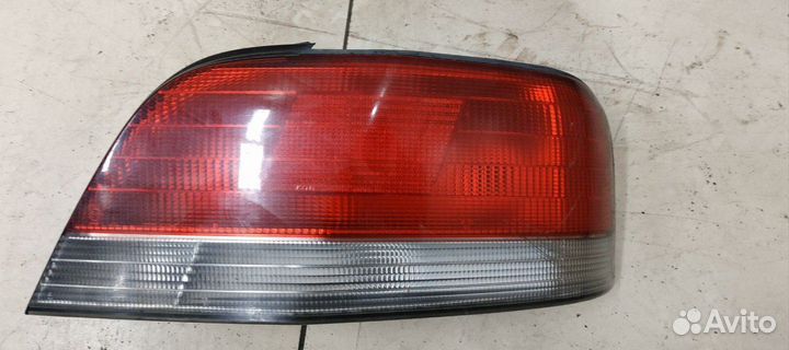 Фонарь задний правый Mitsubishi Galant