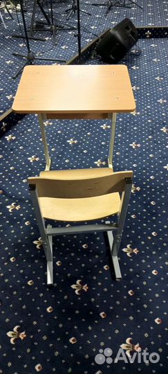 Школьная парта и стул