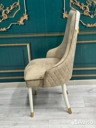 Стол обеденный