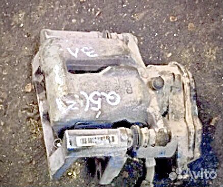 Супорт задний левый Ауди Q5 (8R) 8K0615404B. Audi