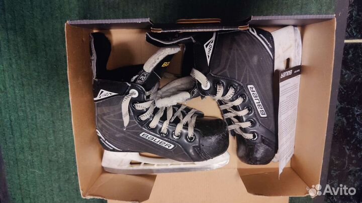 Коньки детские bauer supreme s140 и Bauer supreme