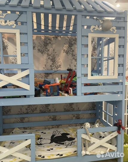 Детская кроватка двухярусная