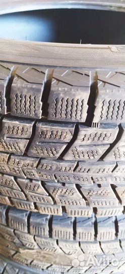 Dunlop Winter Maxx SJ8 215/60 R17