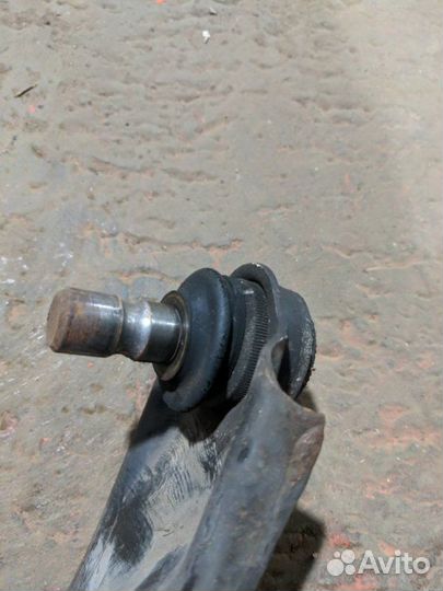 Рычаг подвески нижний передний правый Mazda 3 BL