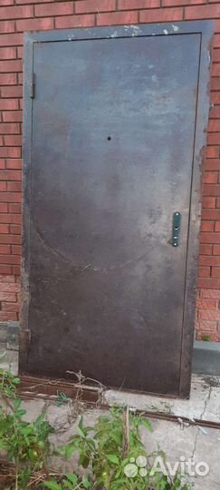 Дверь входная металлическая бу