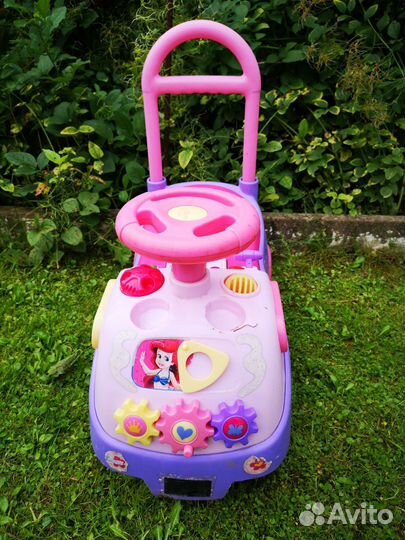 Машинка каталка толокар с ручкой