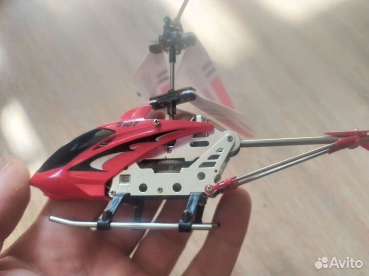 Радиоуправляемый вертолет