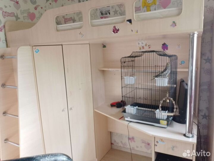 Кровать двухьярусная