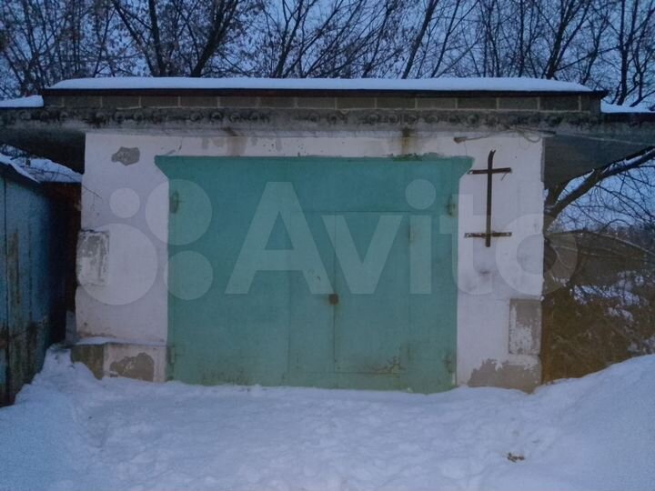 Гараж, > 30 м²