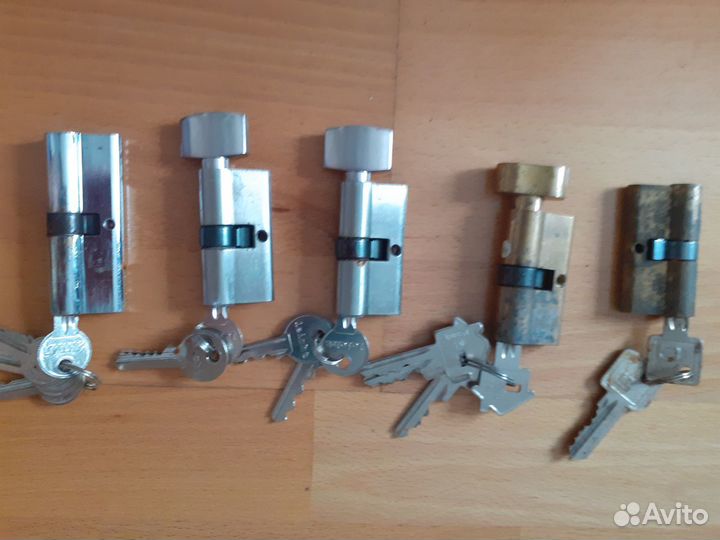 Дверные замки,личины