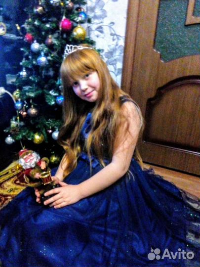 Платье праздничное в пол