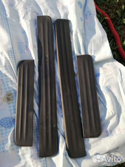 Накладки на пороги киа махаве