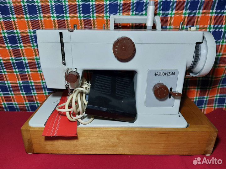 Швейная машина Чайка 134А отлично