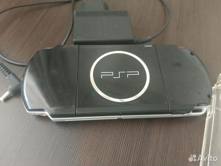 Sony PSP 3008 прошитая+ флешка на 64 Гб