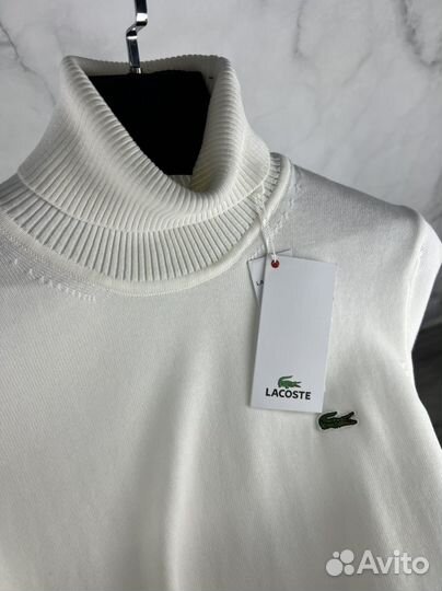 Белая водолазка Lacoste