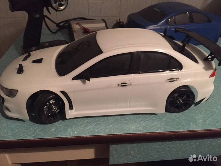 Радиоуправляемая машинка для дрифта