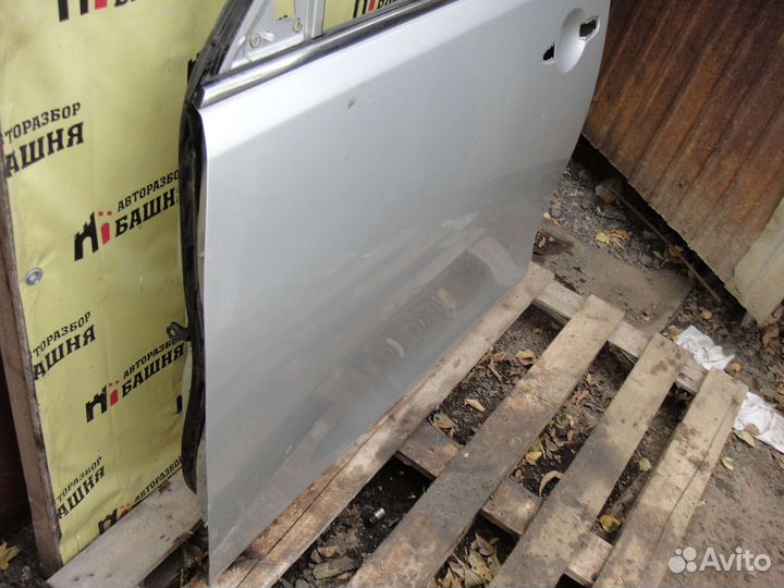 Nissan Patrol Дверь передняя левая дефект