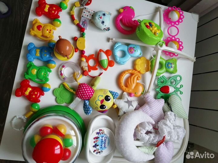 Детские развивающие игрушки пакетом до года