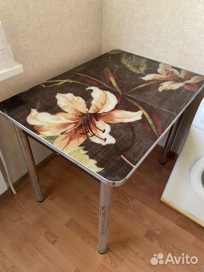 Стол обеденный стеклянный