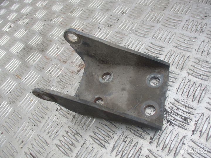 Кронштейн заднего амортизатора Volvo 20492534