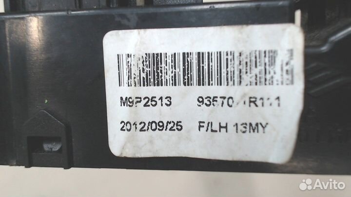 Кнопка стеклоподъемника Hyundai Accent (Solaris)