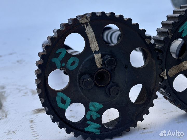 Распредвал впускной выпускной N7Q Renault Volvo 2