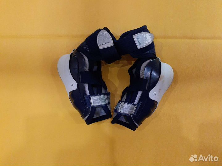 Налокотники хоккейные reebok/jofa