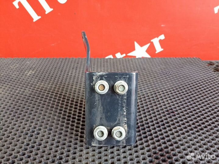 Кронштейн торсиона кабины правый