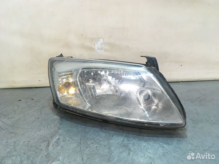 Стекло фары переднее правое LADA Granta седан