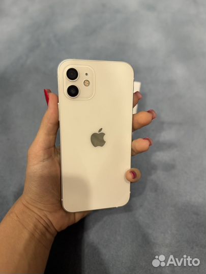 iPhone 12, 64 ГБ