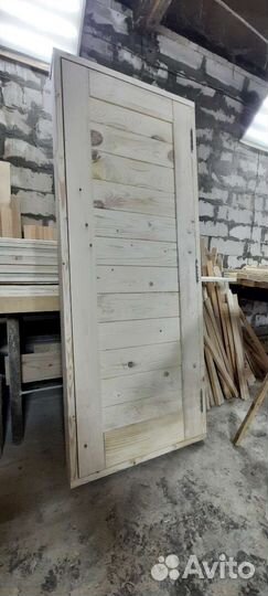 Дверь входная из массива