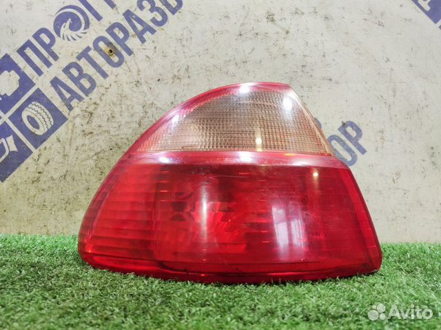 Фонарь задний левый Toyota Avensis универсал 1.8