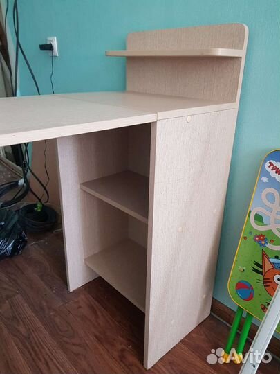 Маникюрный стол складной бу