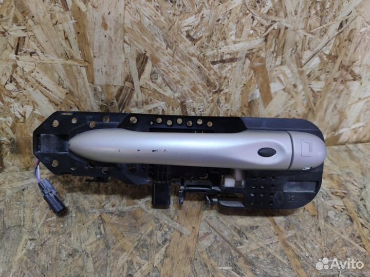 Ручка двери передней наружная лев. Renault Fluence