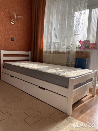 Кровать детская подростковая из массива