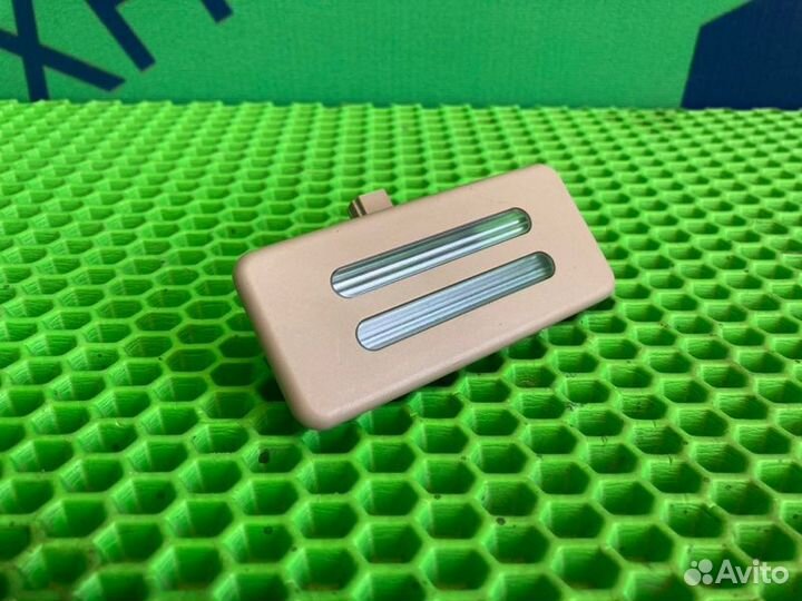 Плафон подсветки салона Bmw X5 E70 N57D30A 2012