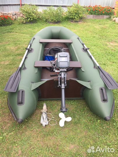 Лодка с мотором