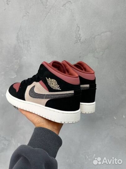 Nike Jordan 1 Mid Canyon Rust