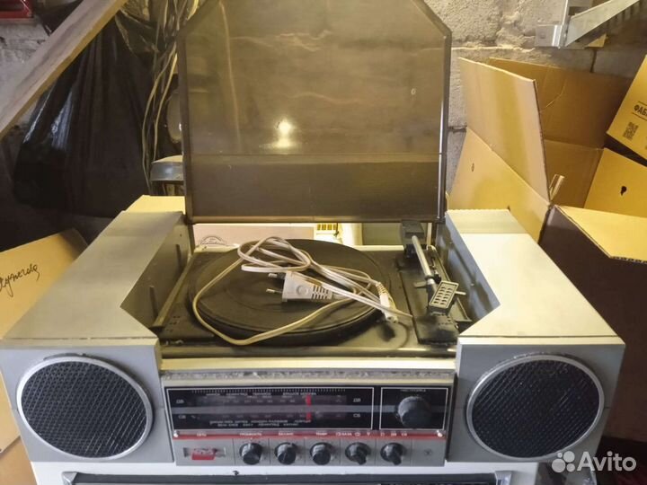 Проигрыватель винила СССР