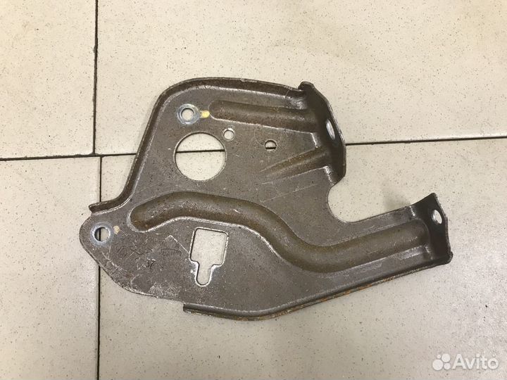 Кронштейн крепления педали Duster 2012