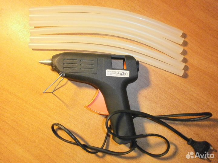 Школьный клеющий пистолет